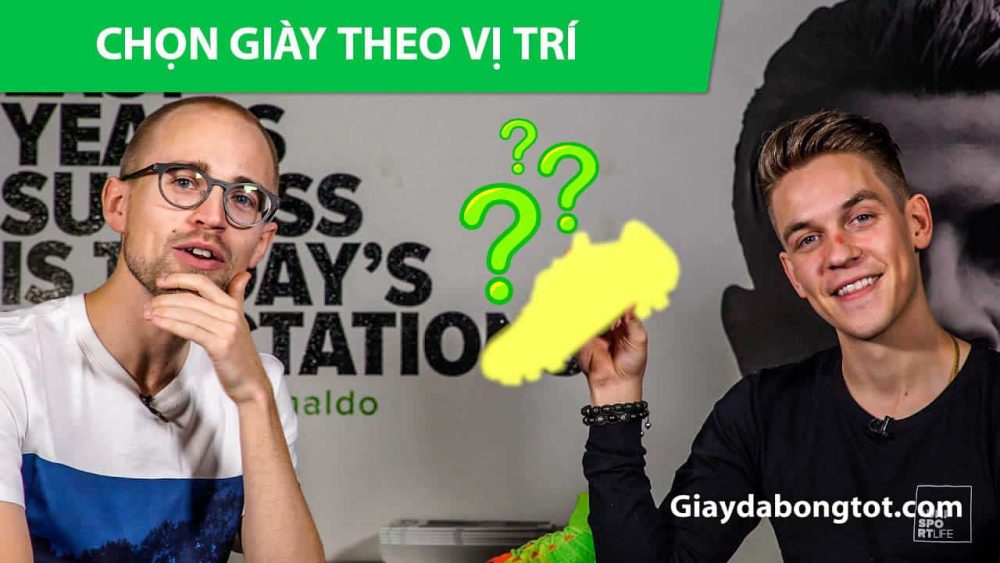 Chon giay da bong san co nhan tao theo phong cach choi