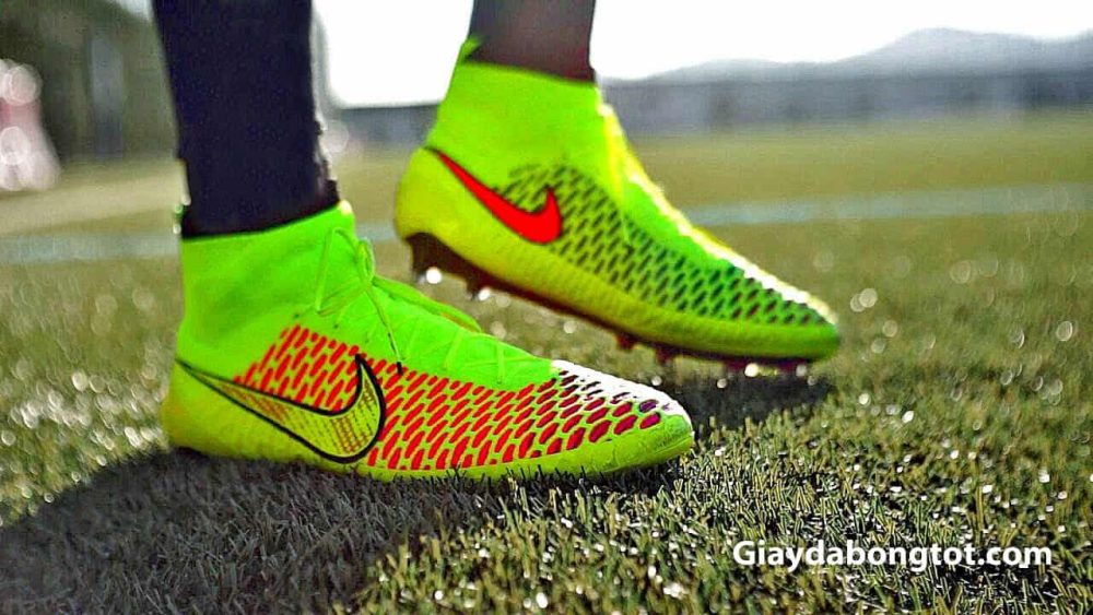 Giay da bong Nike cao co Magista Obra I ra mat tai Worldcup 2014