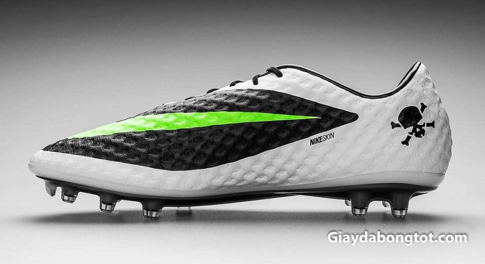 Công nghệ Nike Skin giúp tạo ra bề mặt da giày đá bóng Nike ôm chân và kiểm soát bóng tốt