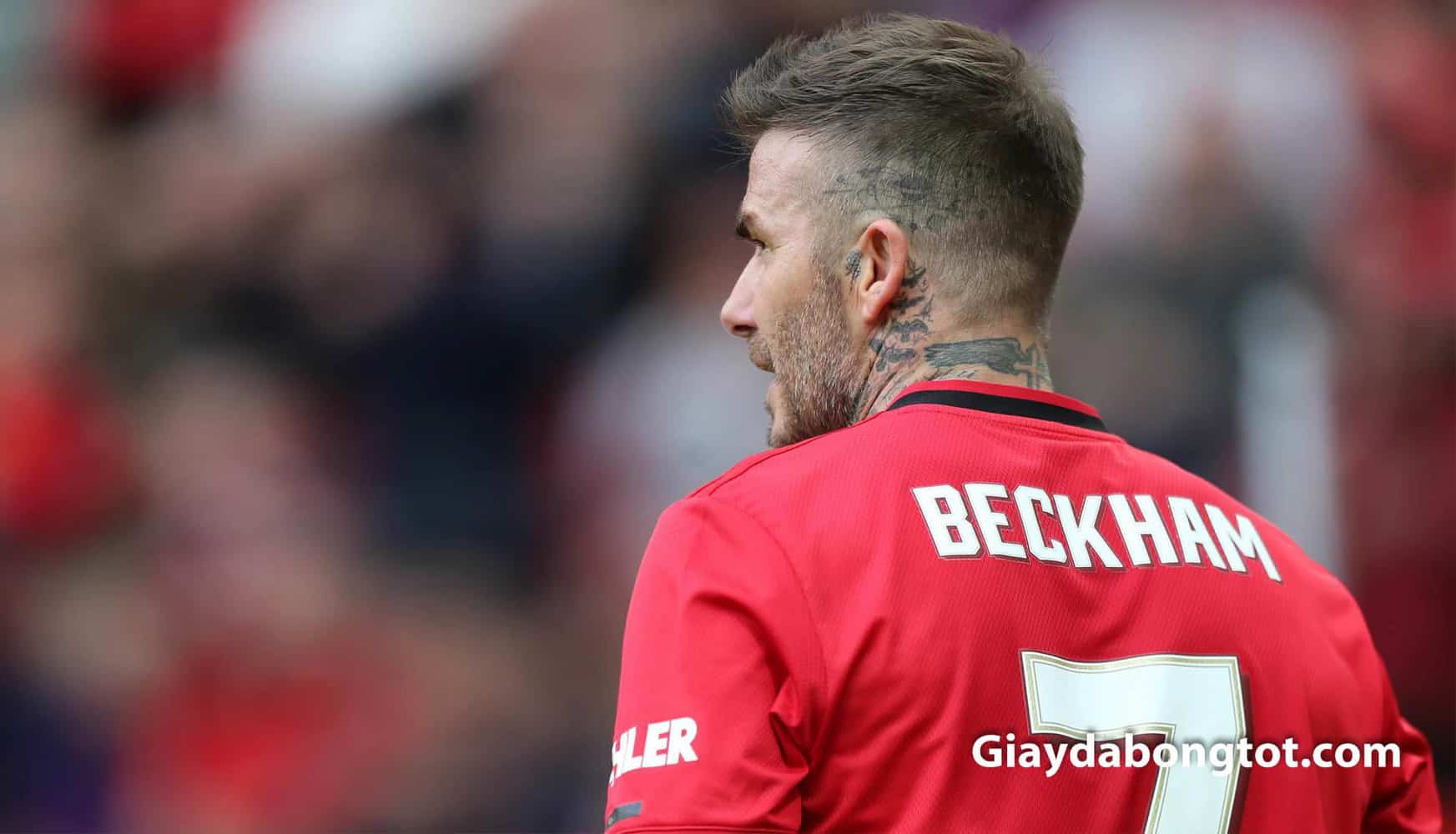 David Beckham trở lại sân cỏ trong trận đấu tái hiên giữ các huyền thoại MU và Bayern Munich