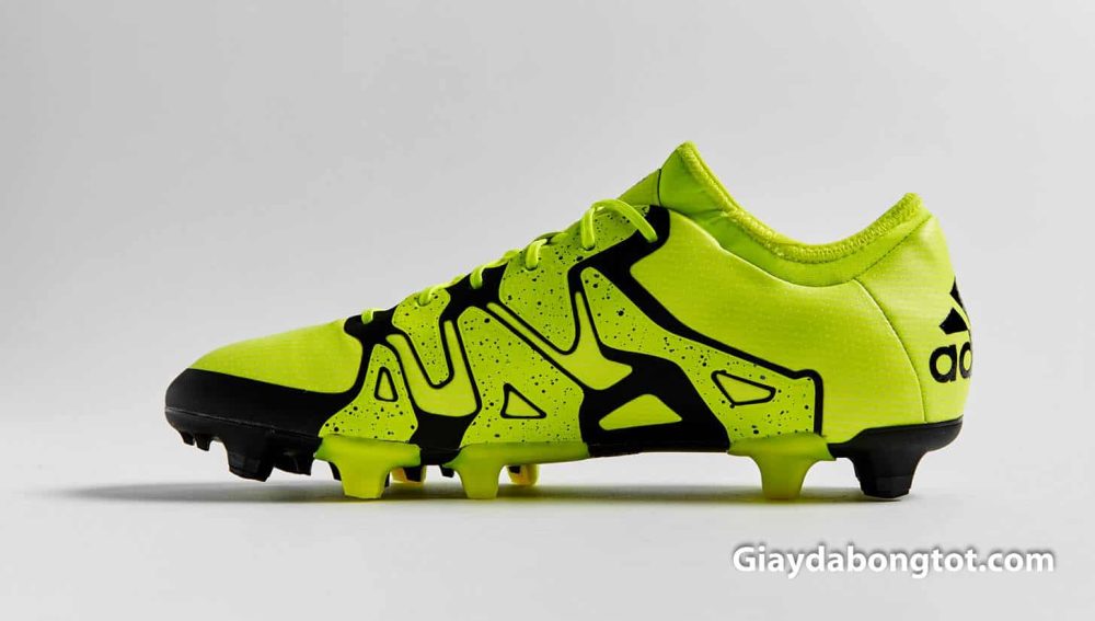 Giày đá bóng Adidas X15 được ra mắt với nhiều thiết kế hiện đại và khác biệt
