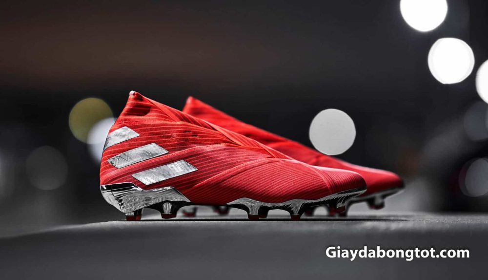 Đôi giày đá bóng không dây Adidas Nemeziz 19+ với thiết kế mới lạ