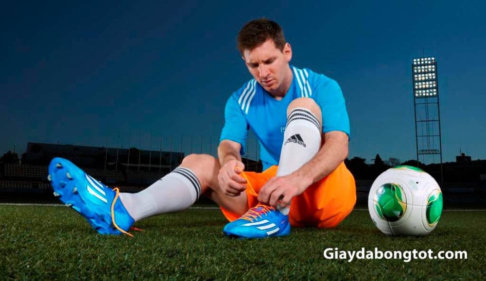 Giay da bong Adidas Adizero F50 Messi su dung