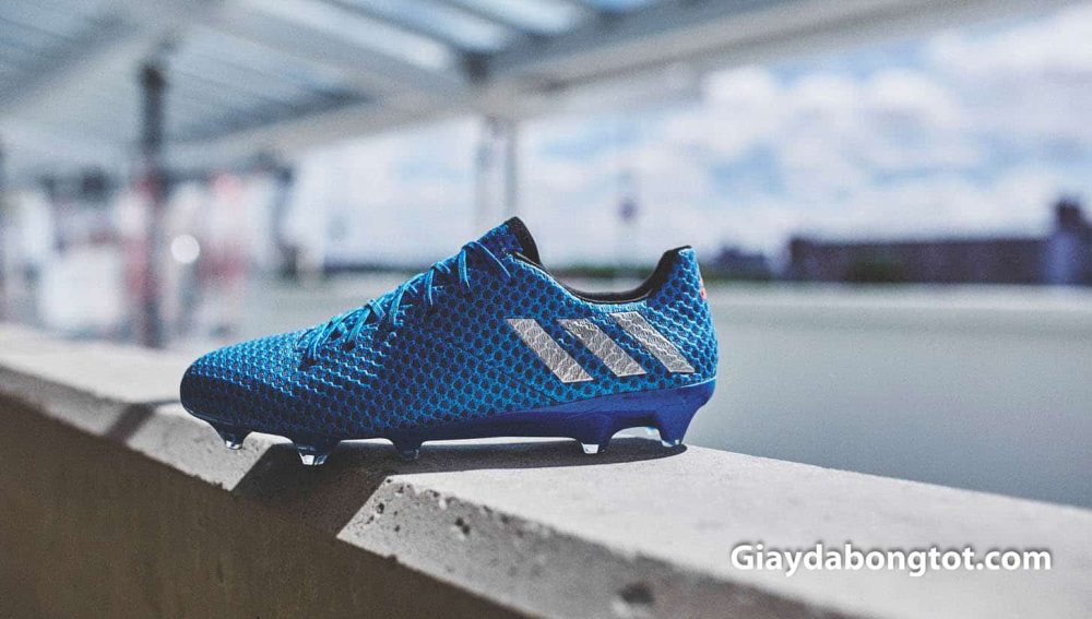 Giay da bong Adidas Messi 16 mau xanh duong nhat