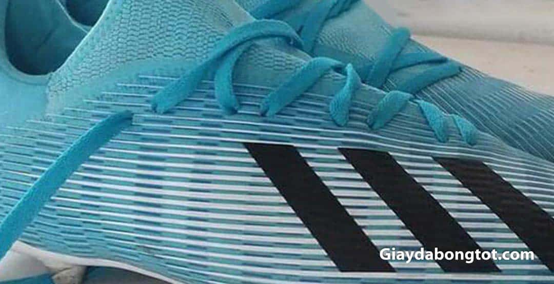 Thiết kế vải sợi dệt khiến giày đá bóng Adidas X19.3 toát lên sự êm mềm thoải mái