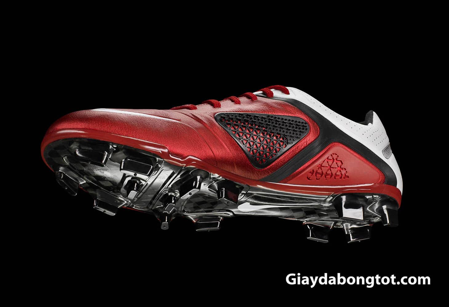 Giày đá bóng NIke CRR360 được thiết kế để tăng khả năng kiểm soát bóng