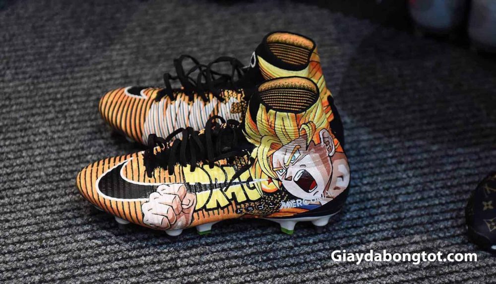 Đôi giày đá bóng Nike Mercurial Superfly V có in hình Songoku cực kỳ đẹp mắt