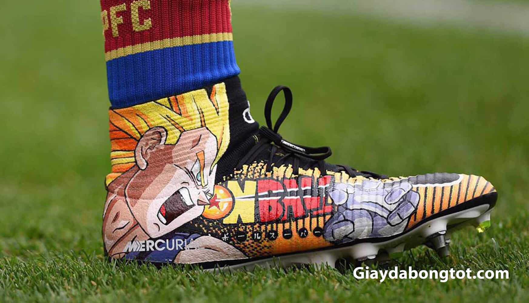Mẫu giày đá bóng in hình Vegata nổi bật trên các sân cỏ chuyên nghiệp