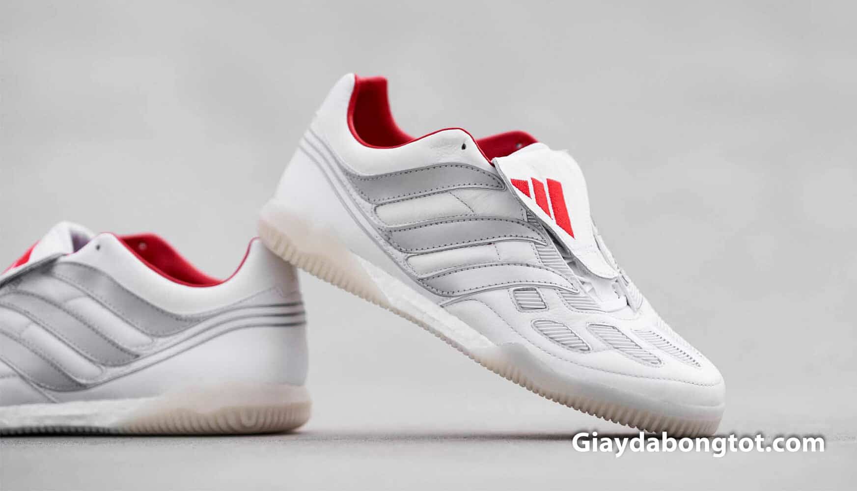 Phiên bản giày đá bóng sân cỏ nhân tạo và sân futsal của đôi giày Adidas Predator Beckham