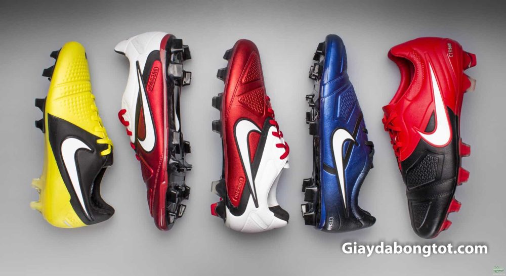 Nike CRT360 là dòng giày đá bóng kiểm soát bóng đã từng rất hot của Nike