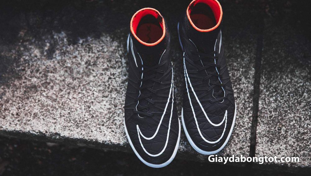 Giày Nike cao cổ sân cỏ nhân tạo Hypervenom X Proximo I được ra mắt vào năm 2014-2015