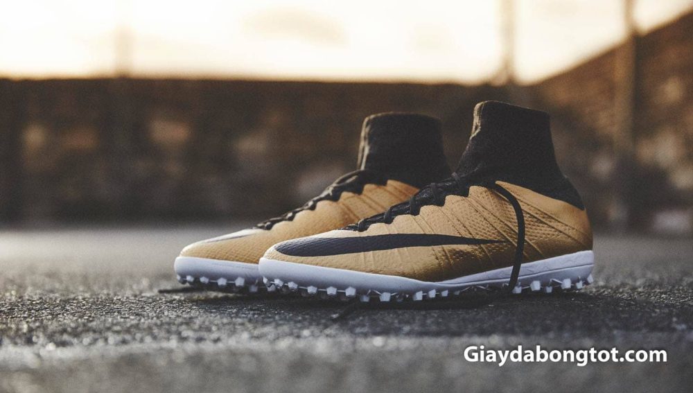 Giày Nike cao cổ thế hệ đầu Mercurial X Proximo I được ra mắt vào những năm 2014-2015