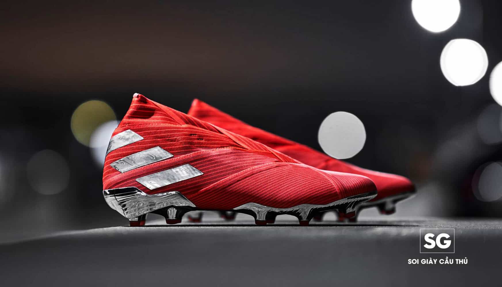 Mẫu giày đá bóng Adidas Nemeziz 19+ kịch độc được sử dụng trên chân của tiền đạo Liverpool
