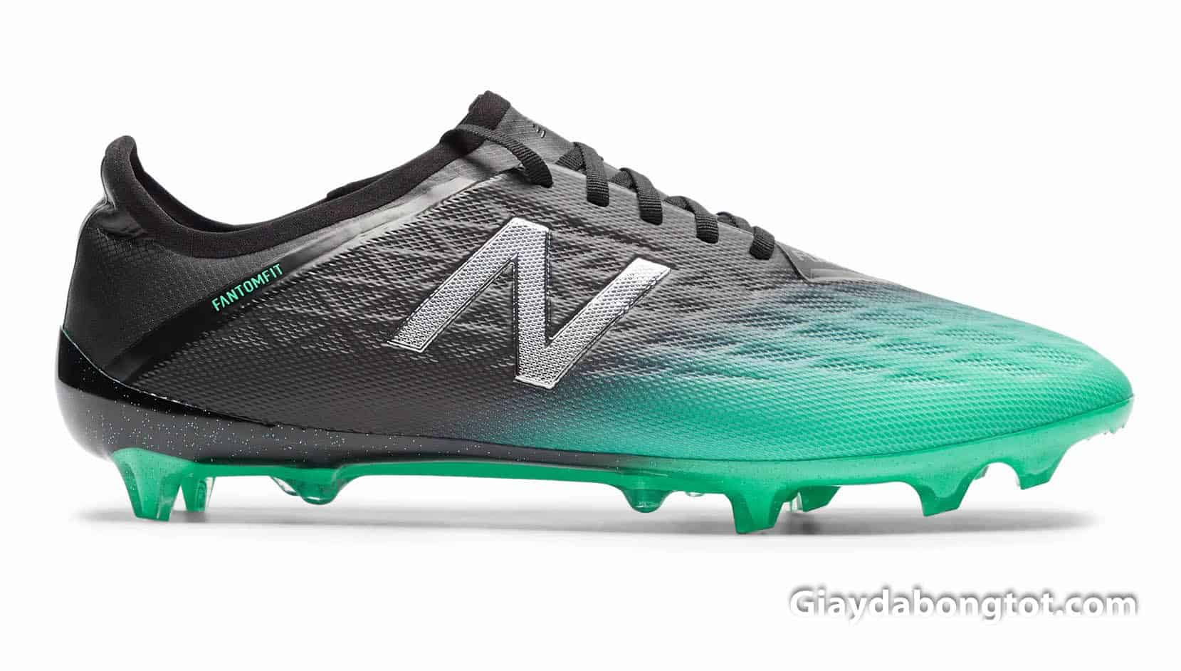 Mane của Liverpool sử dụng giày đá bóng Newbalance Furon 5.0