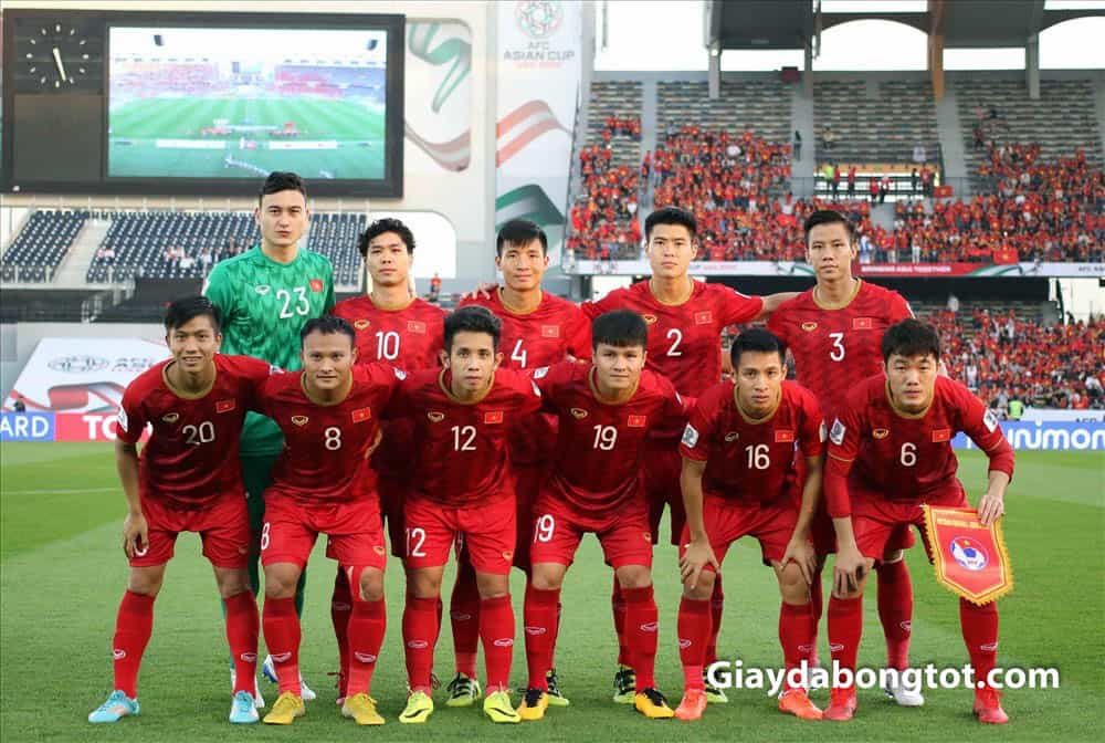 Đội tuyển Việt Nam vẫn thích sử dụng các dòng giày đá bóng cũ do đã quen chân