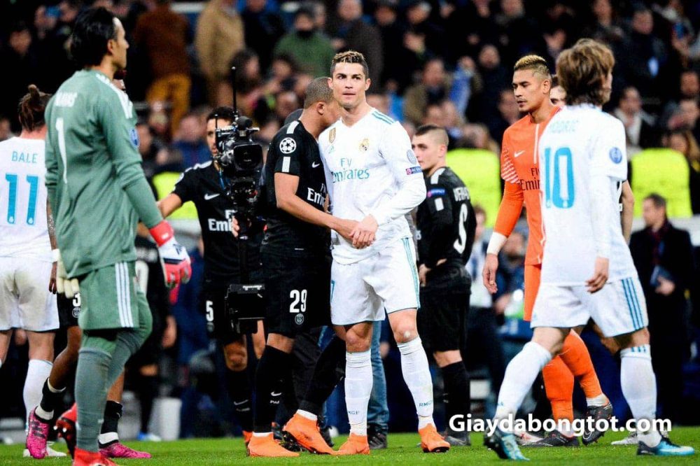 Mbappe đang được kỳ vọng sẽ viết tiếp lịch sử của dòng giày Nike Mercurial thay thế cho Ronaldo CR7
