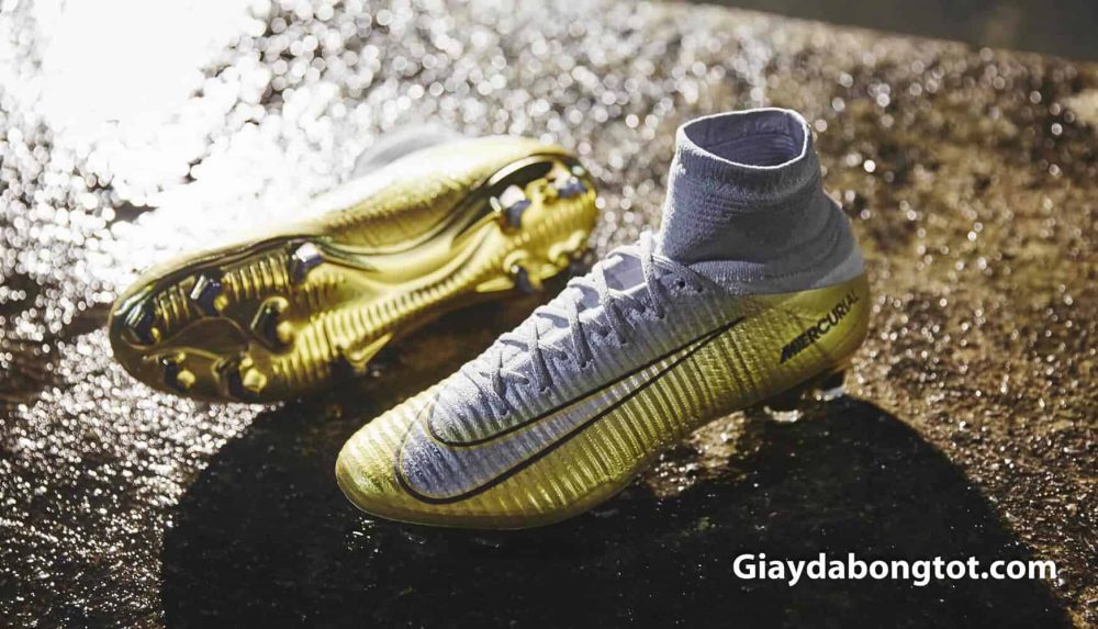 Giày bóng đá cổ cao Mercurial Superfly CR7 'Quinto Triunfo' được ra mắt để kỷ niệm quả bóng vàng 2017 của Ronaldo CR7