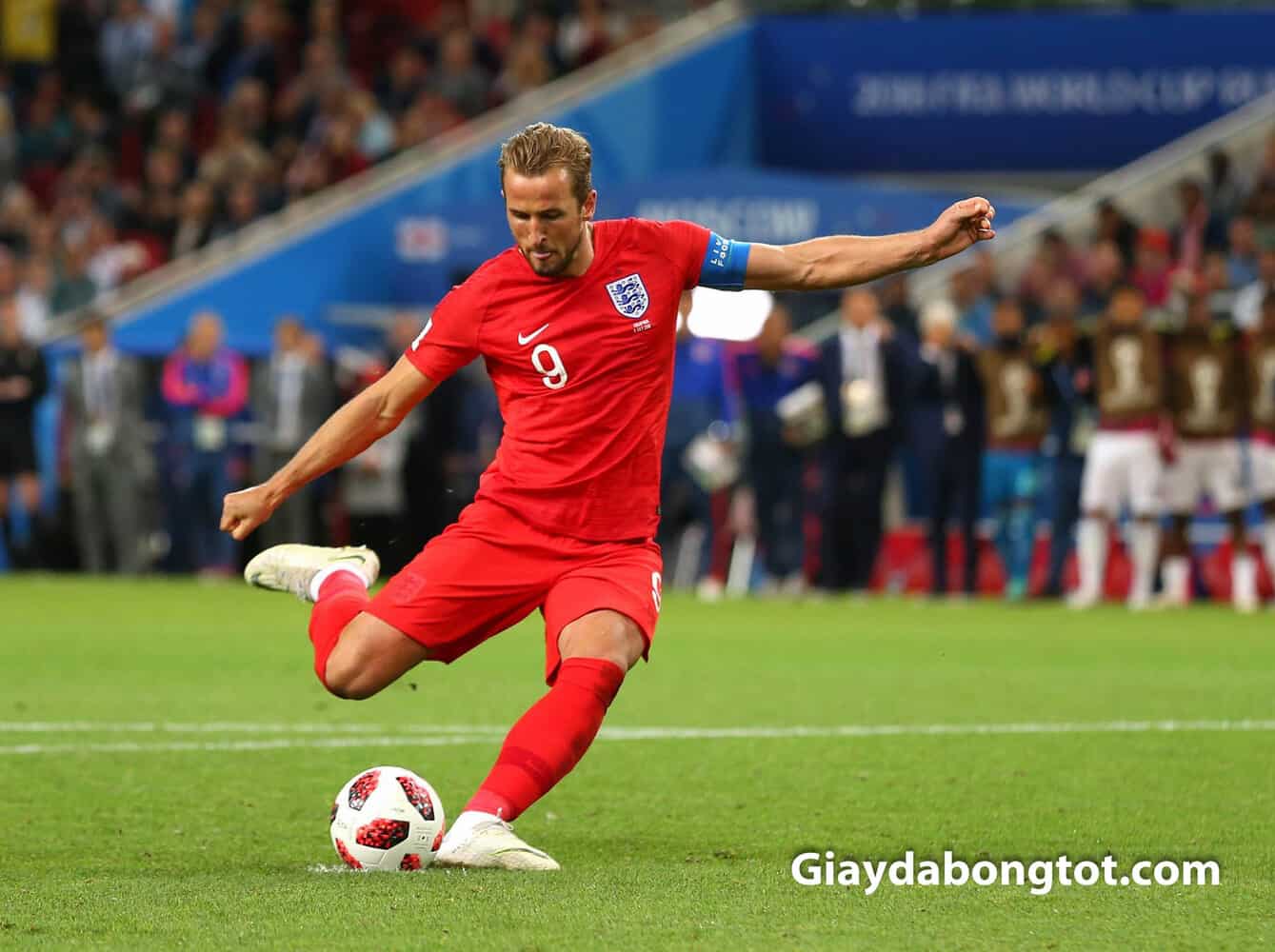 Vua phá lưỡi Harry Kane sử dụng giày bóng đá Nike Hypervenom ghi được 6 bàn thắng tại Worldcup 2018