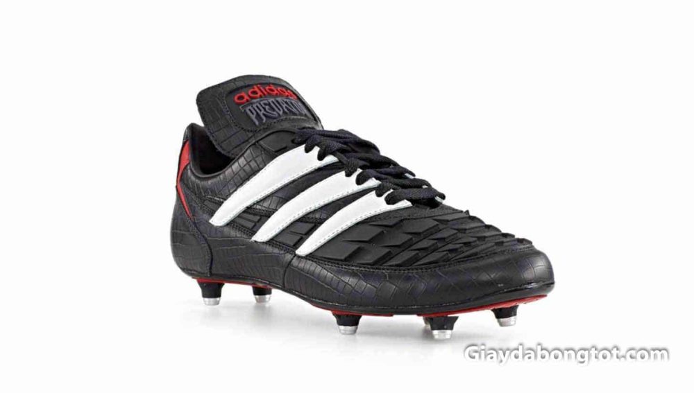 Giày Adidas Predator Rapier được nâng cấp ở phần lưỡi gà rất dài có in logo dòng giày