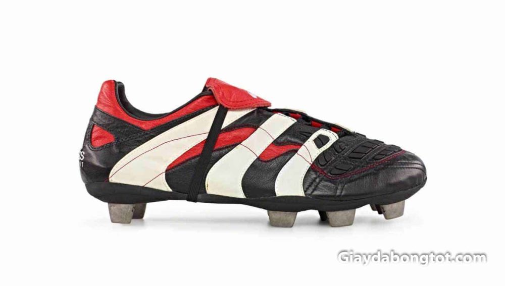Adidas Predator Accelerator (Máy gia tốc) đã từng nổi bật trên sân của huyền thoại Zinedine Zidane
