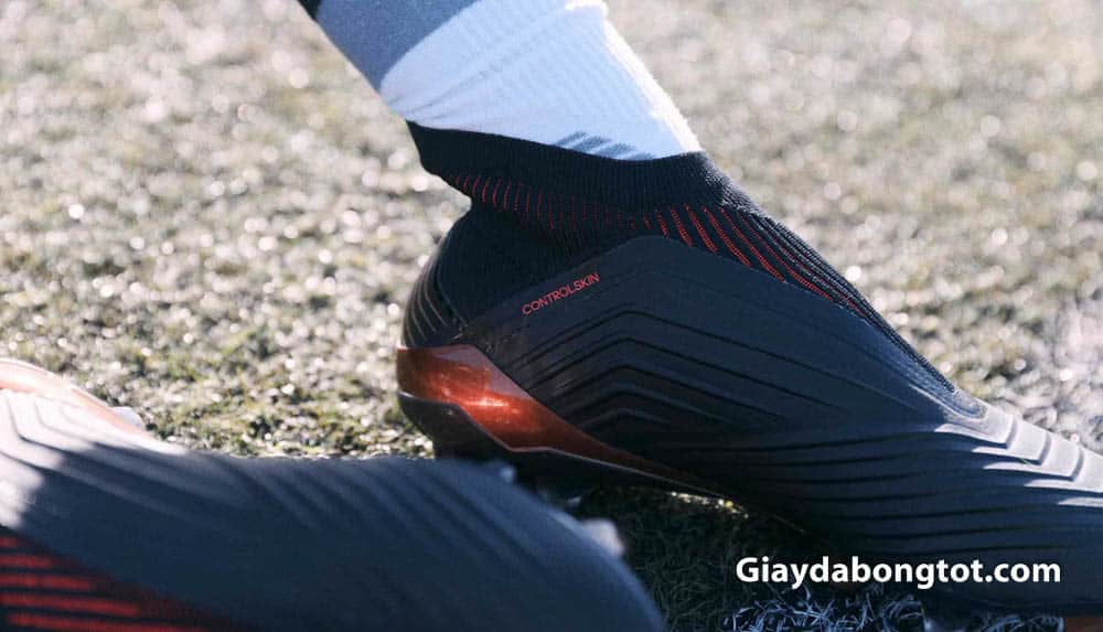 Công nghệ Control Skin có trên dòng giày đá bóng kiểm soát bóng Adidas Predator thế hệ mới
