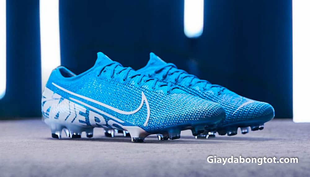 Vẻ đẹp của giày đá bóng Nike Mercurial Vapor XIII New Lights mới