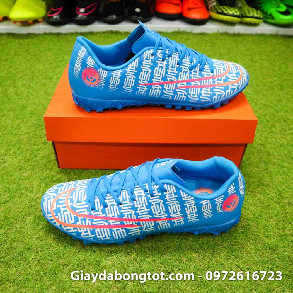 Giày đá bóng Nike CR7 Shuai màu xanh dương có trọng lượng rất nhẹ so với dòng giày khác