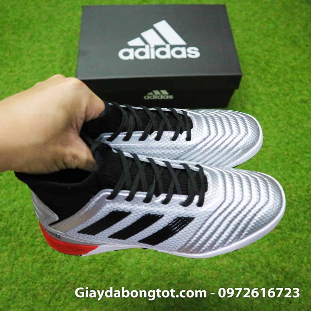 Giay bong da Adidas Predator tre em co cao mau bac vach den (8)