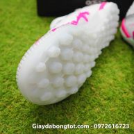 Các đinh dăm TF hỗ trợ bám sân cực tốt của giày đá banh Adidas X19.1 TF