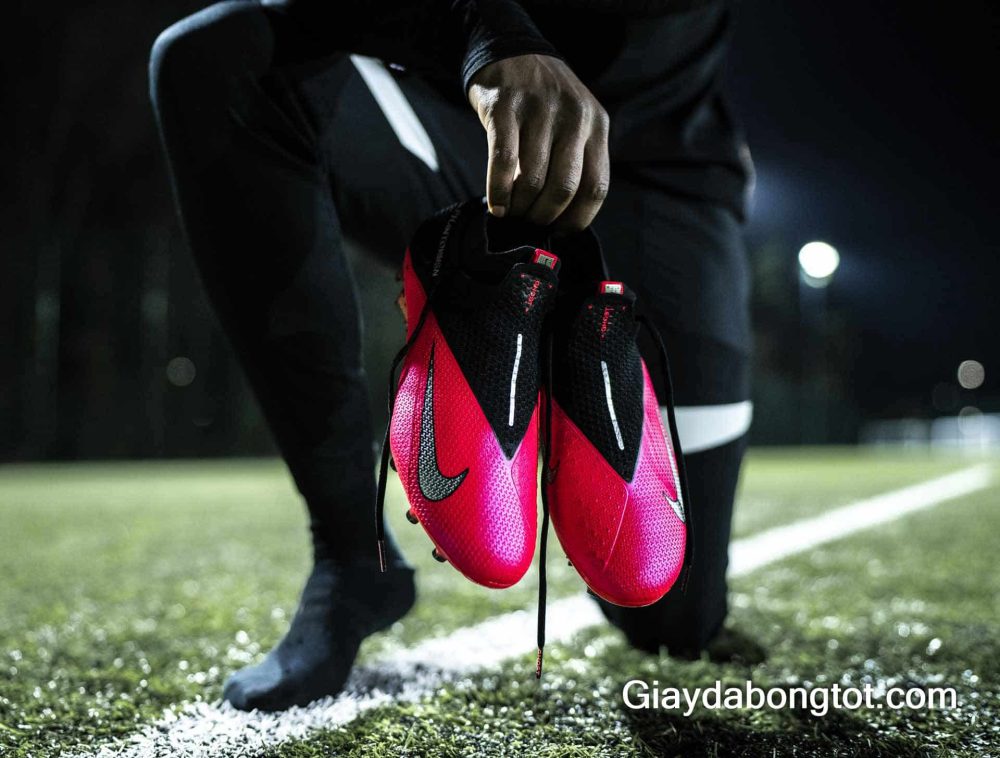 Giày đá bóng Nike Phantom VSN 2 màu đen đỏ tuyệt đẹp