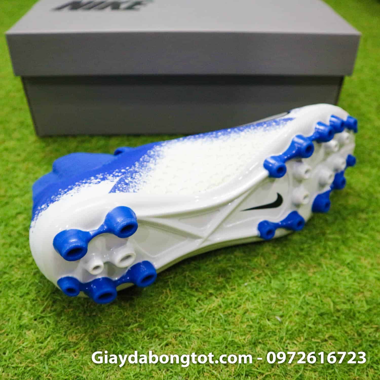 Giày đá bóng sân cỏ nhân tạo đinh tán AG hỗ trợ chơi bóng tốt trên sân mini