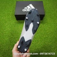 Thiết kế đinh FG của giày bóng đá Adidas Nemeziz này không quá cao (Có thể sử dụng trên sân cỏ nhân tạo loại đẹp)