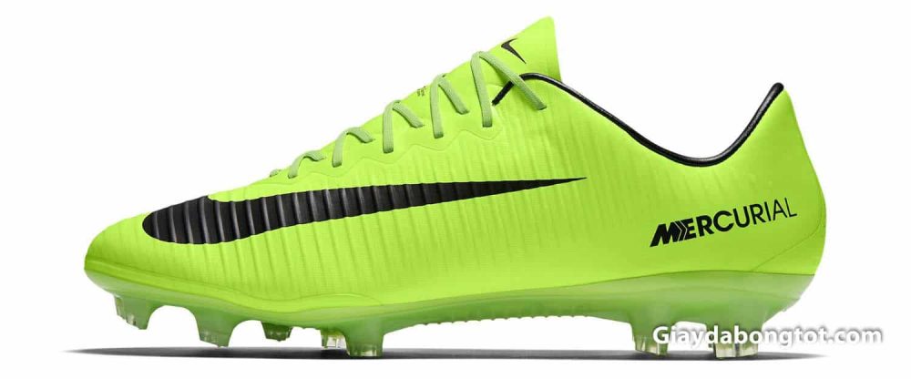 Đôi giày Tiến Linh sử dụng là Nike Mercurial phiên bản năm 2017