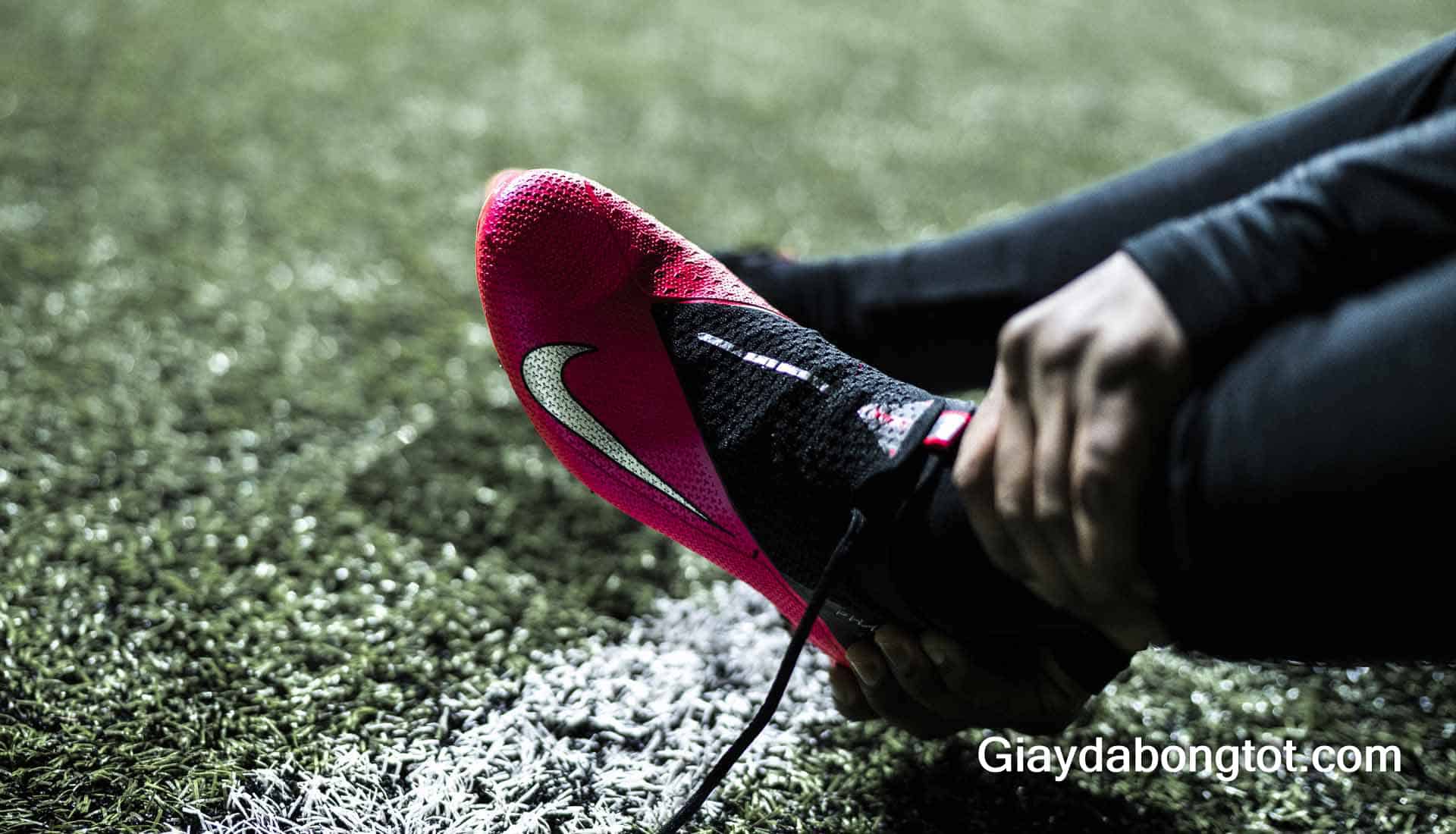 Công nghệ Quadfit có trên giày bóng đá Nike Phantom VSN 2 mang lại sự ôm chân hoàn hảo