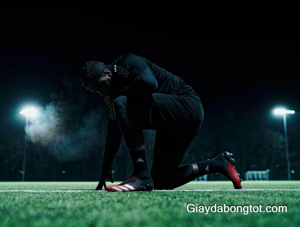 Trải nghiệm giày đá banh Adidas Predator 20+ trên sân cỏ tự nhiên