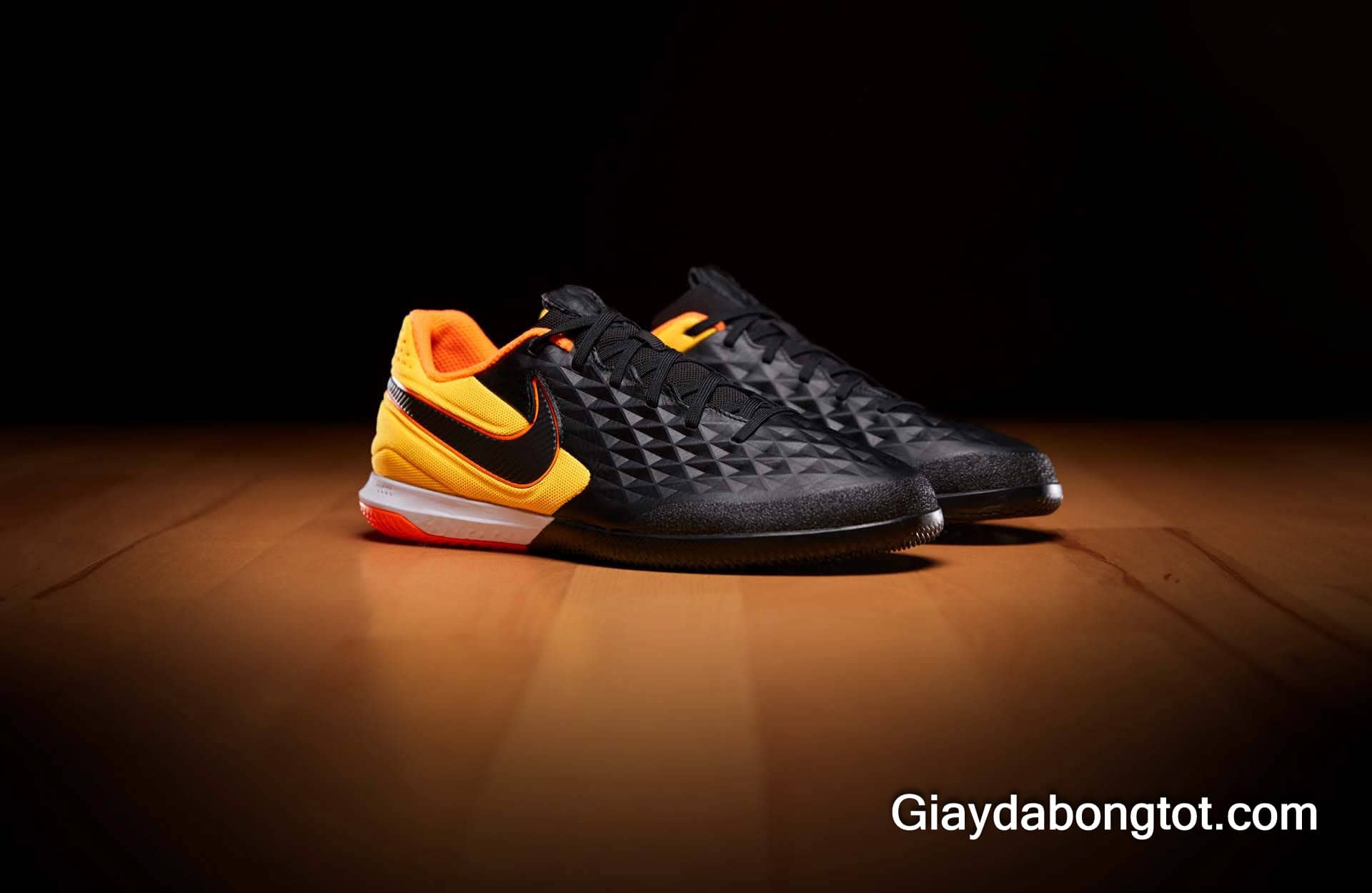 Giày đá bóng da mềm Nike Tiempo 8 React Pro màu đen đế bằng tuyệt đẹp