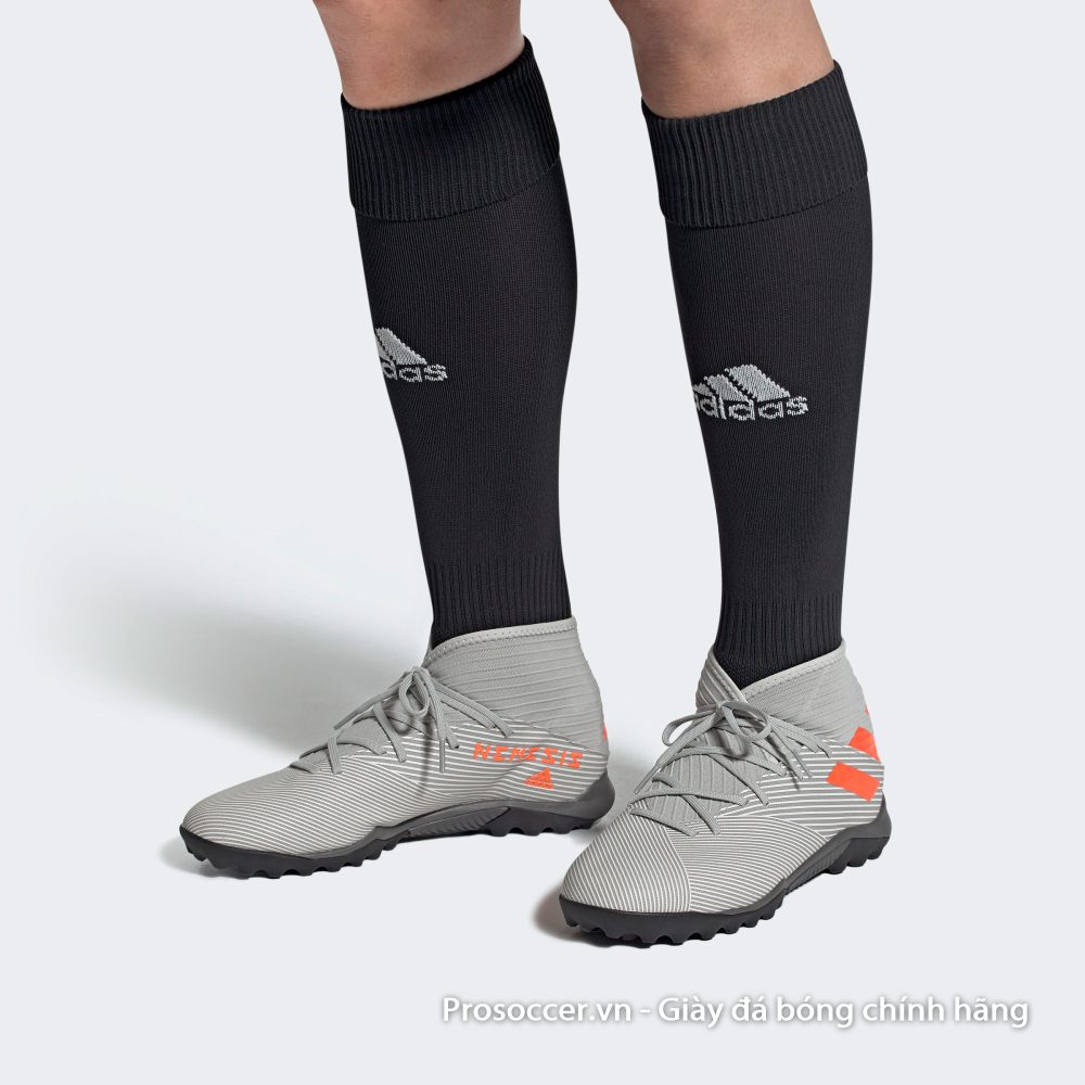 Giay da bong chinh hang Adidas Nemeziz 19.3 TF xam vach cam (1)