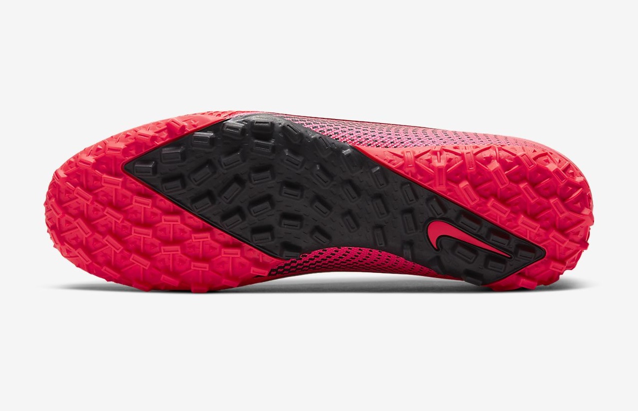 Thiết kế đế giày đinh dăm TF của giày Nike Mercurial Vapor 13 Pro TF