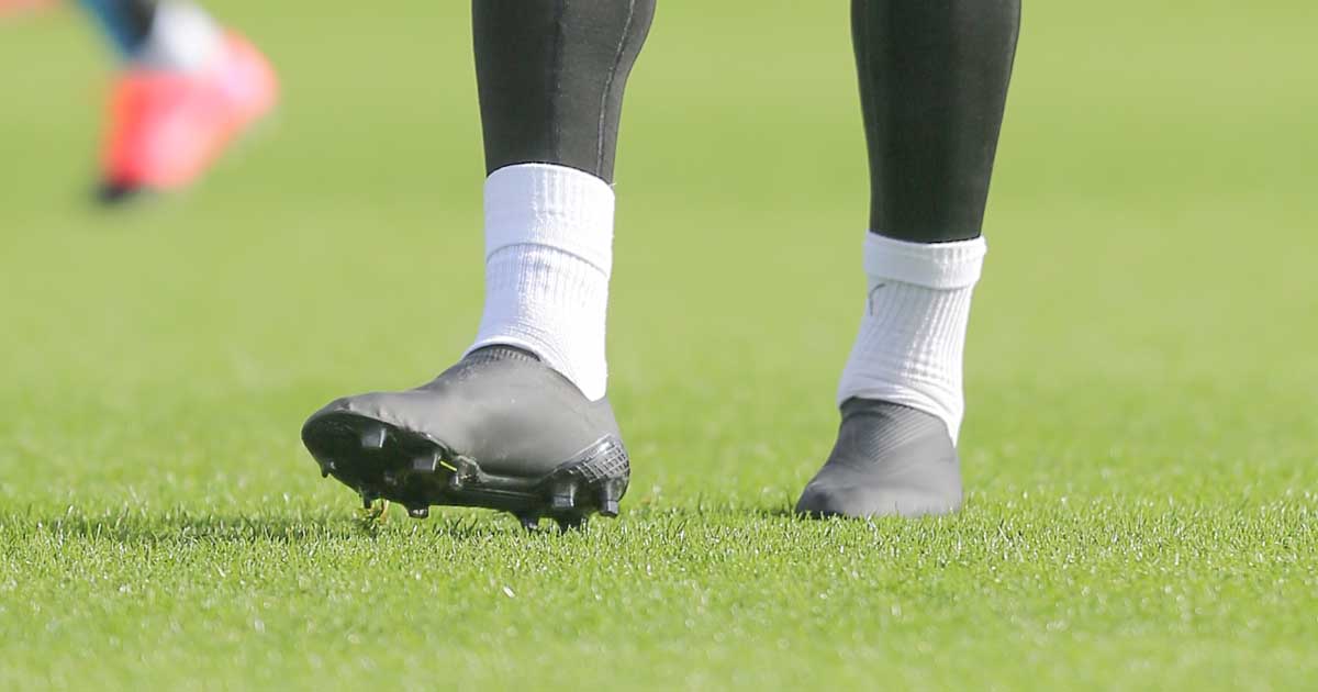 Giày bóng đá Adidas không dây thường có cổ thun rất ôm chân (không bị lỏng chân, nhấc gót)