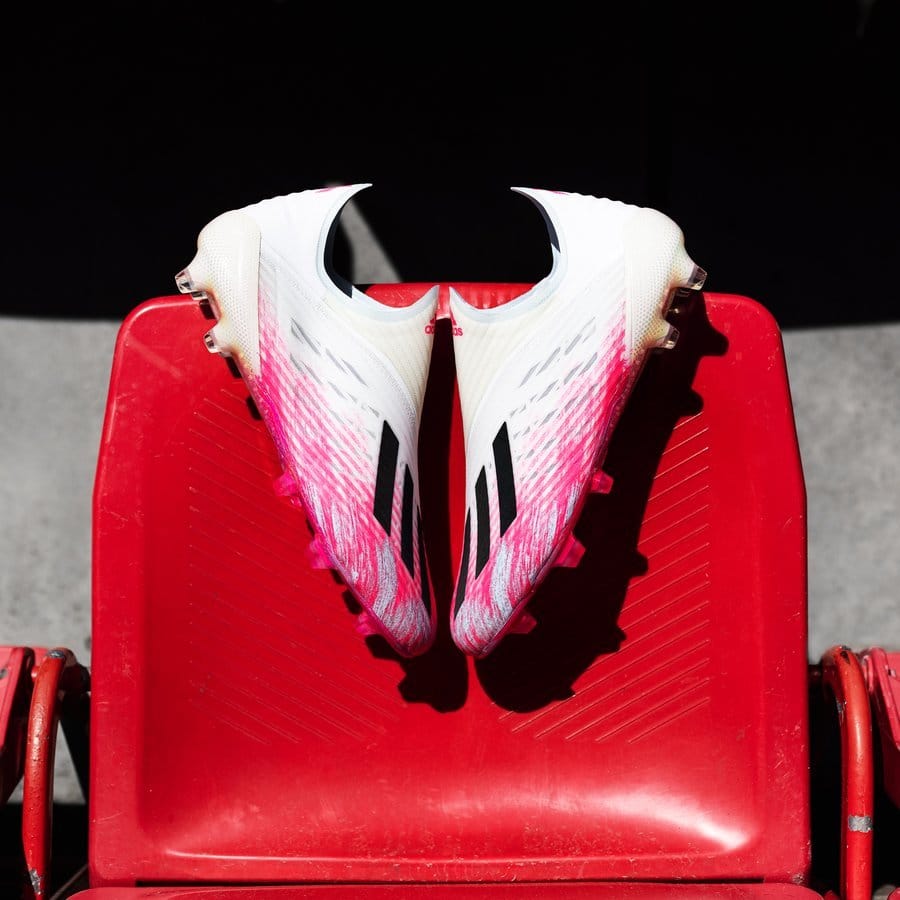 Adidas X Uniforia với gam màu hồng trắng cực kỳ đẹp mắt