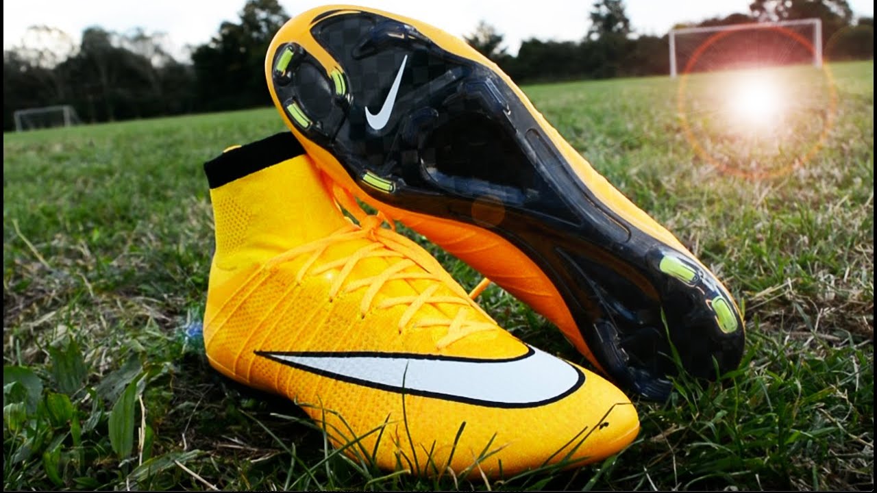 Chất liệu giày đinh FG được sử dụng trong bóng đá chuyên nghiệp