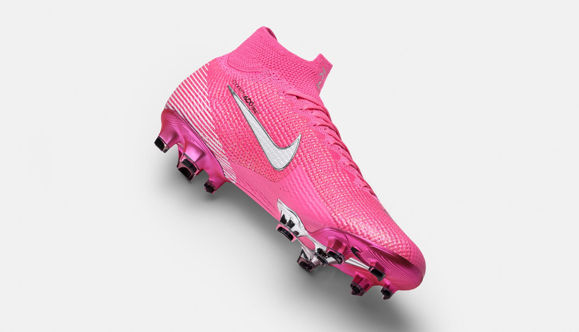 Nike hồi sinh Pink Panther trên nền của Mercurial Superfly 7 thế hệ mới