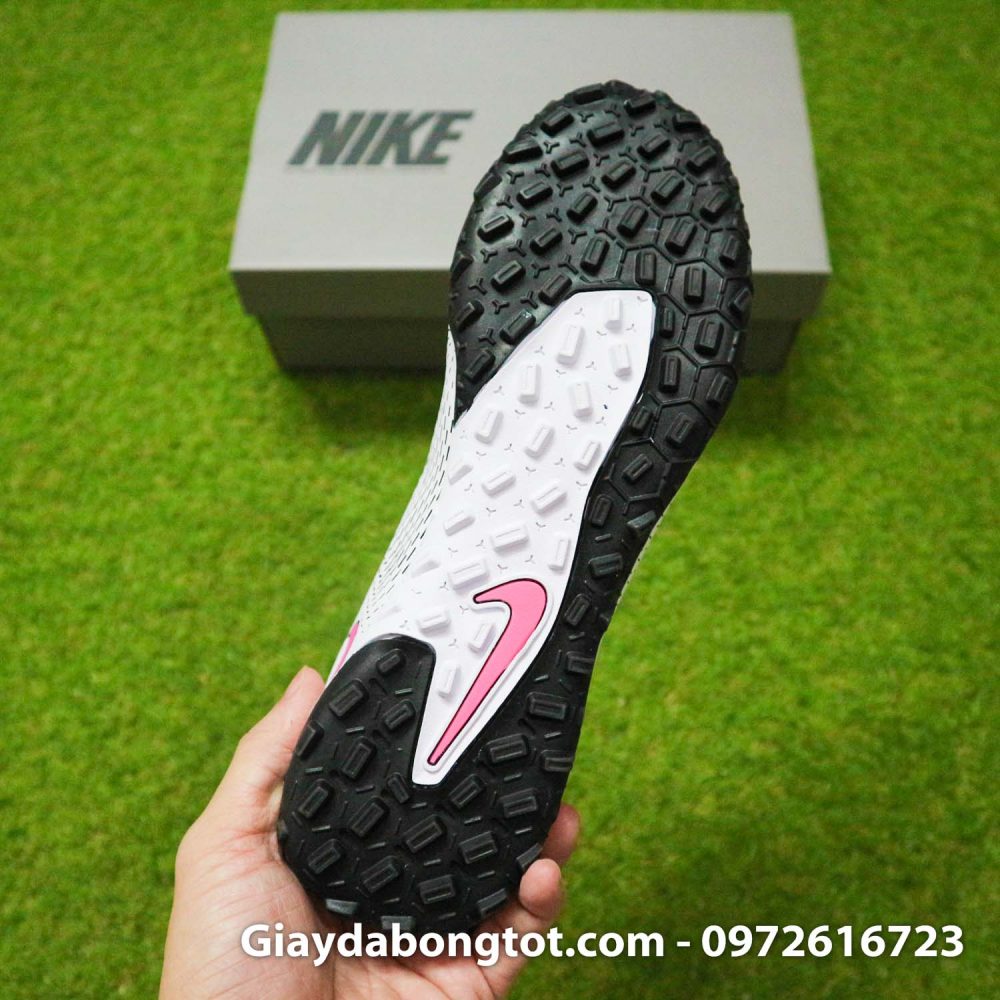 Giay bong da nike phantom gt academy tf trang den vach hong (1)