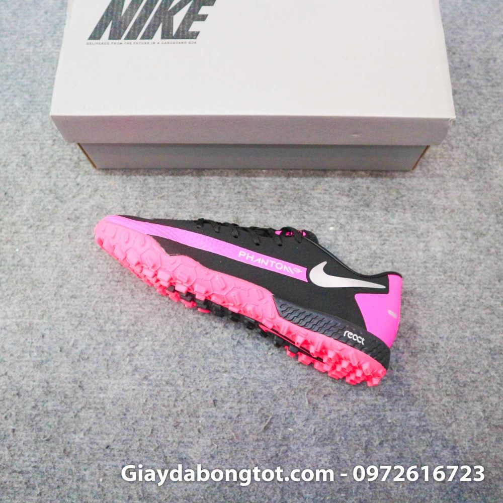 Giay bong da nike phantom gt pro tf den hong de em (9)
