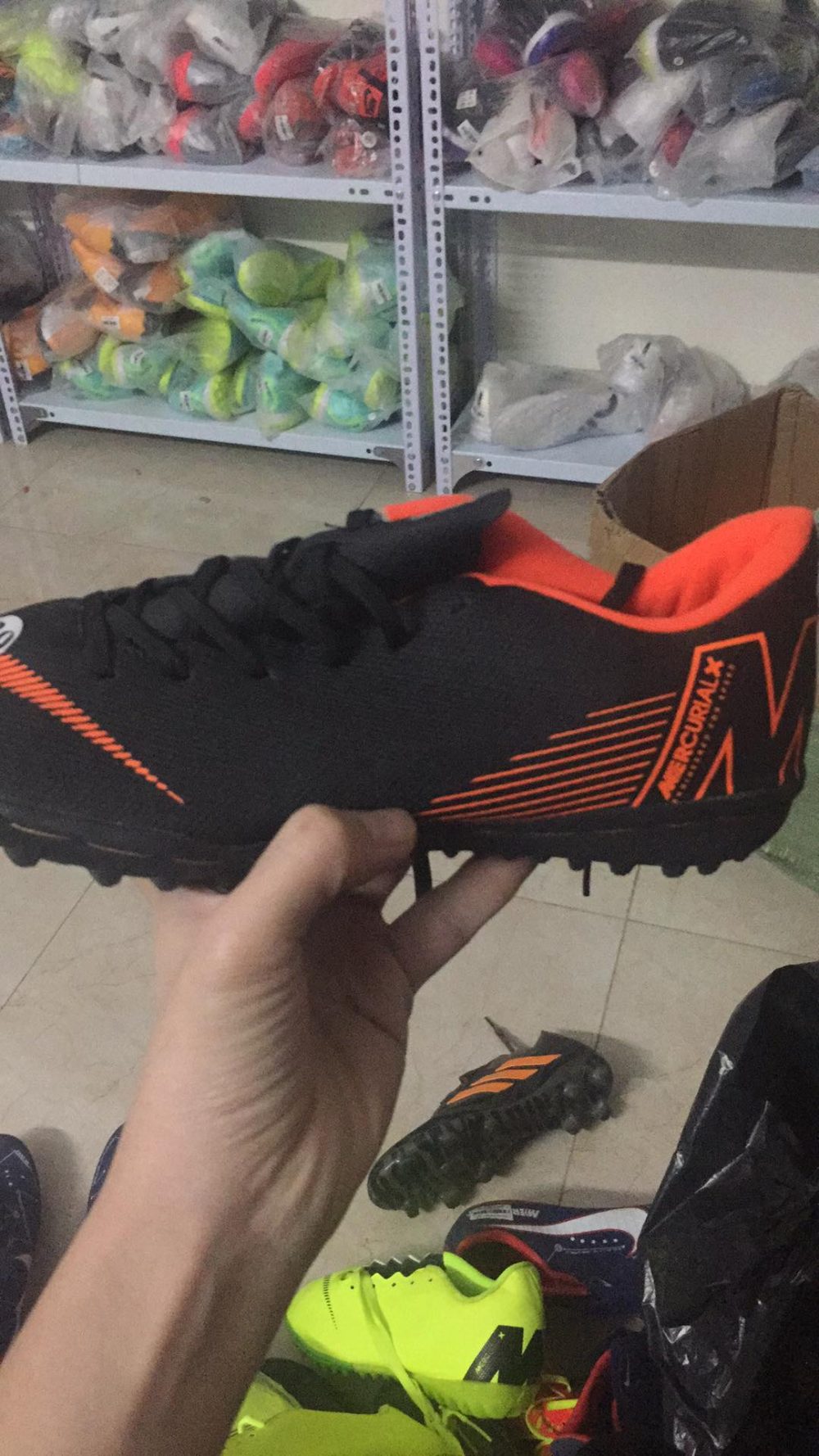 Nike Mercurial Vapor 12 Academy TF đen vạch cam [SALE]