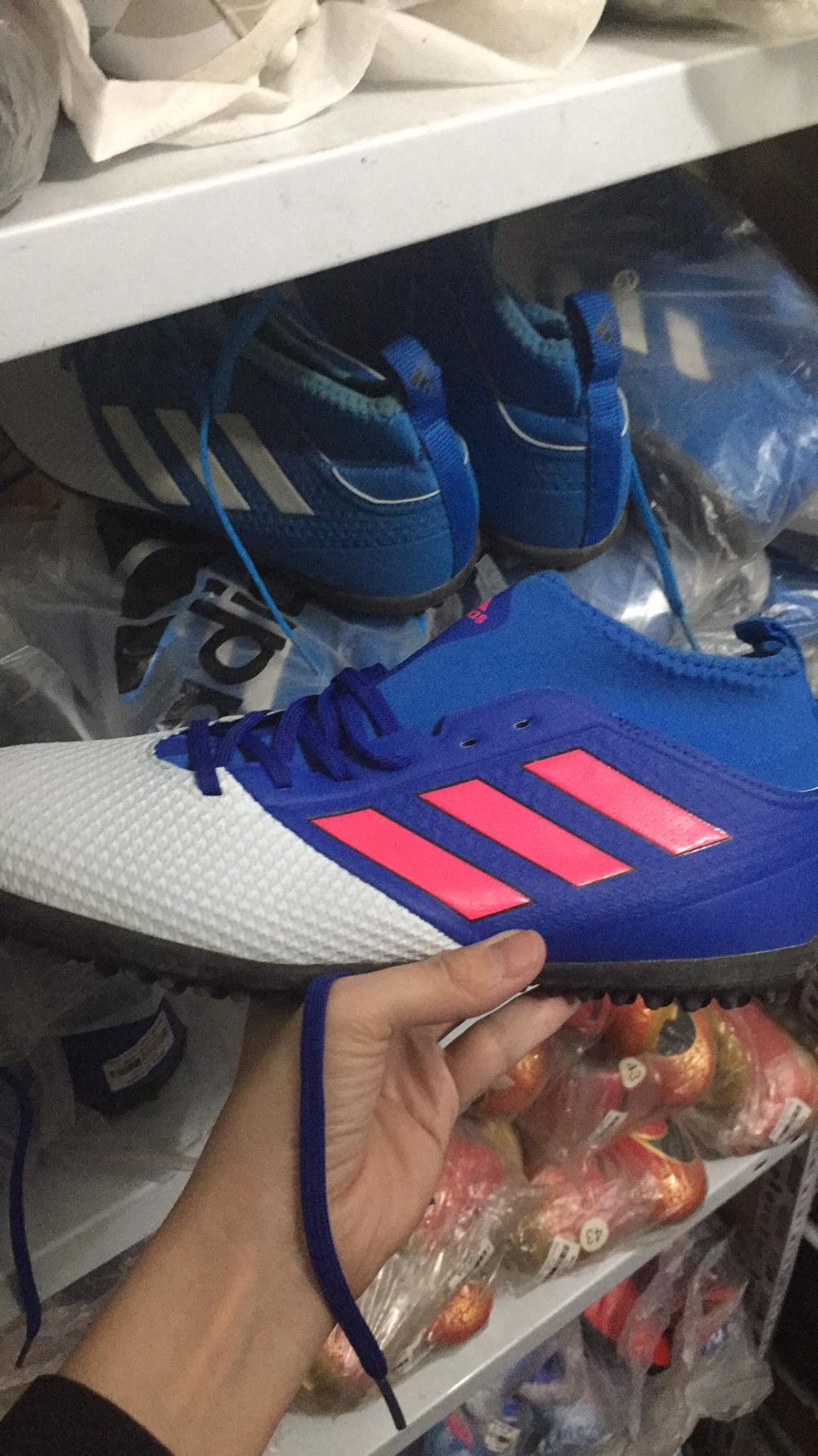 Giày đá bóng ACE 17.3 TF xanh dương trắng vạch hồng [SALE]