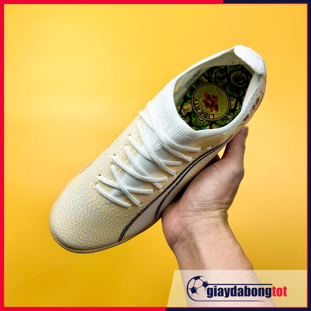 Giày đá banh Puma Ultra Ultimate TF Trắng hoa hồng
