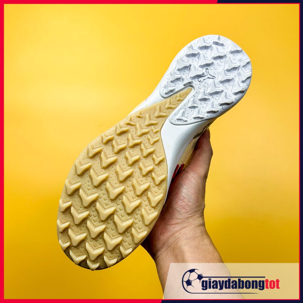 Giày đá banh Puma Ultra Ultimate TF Trắng hoa hồng